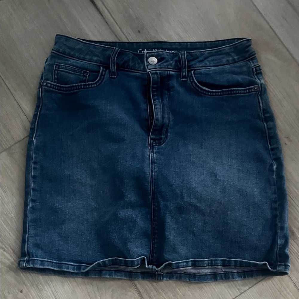 Calvin Klein stretch jeans skirt size 8